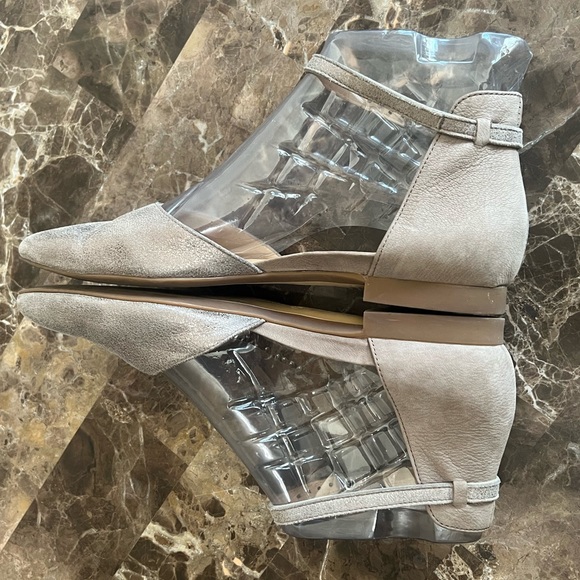 Paul Green Pointed Toe Ankle Strap Metallic Flats - Picture 3 of 16